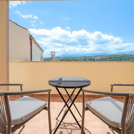 Helianthos Villa *