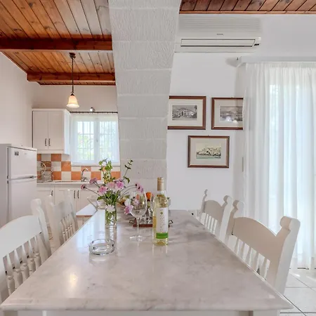 Villa Helianthos