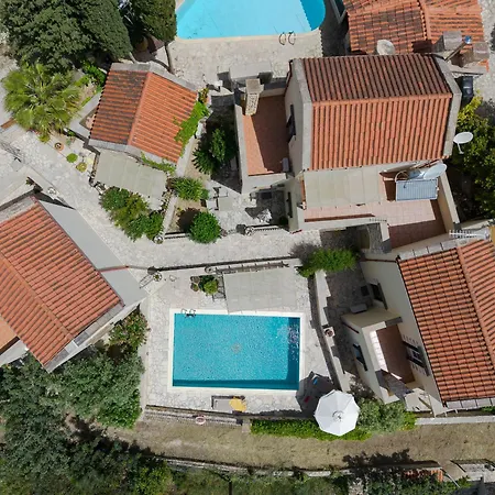 Villa Helianthos *
